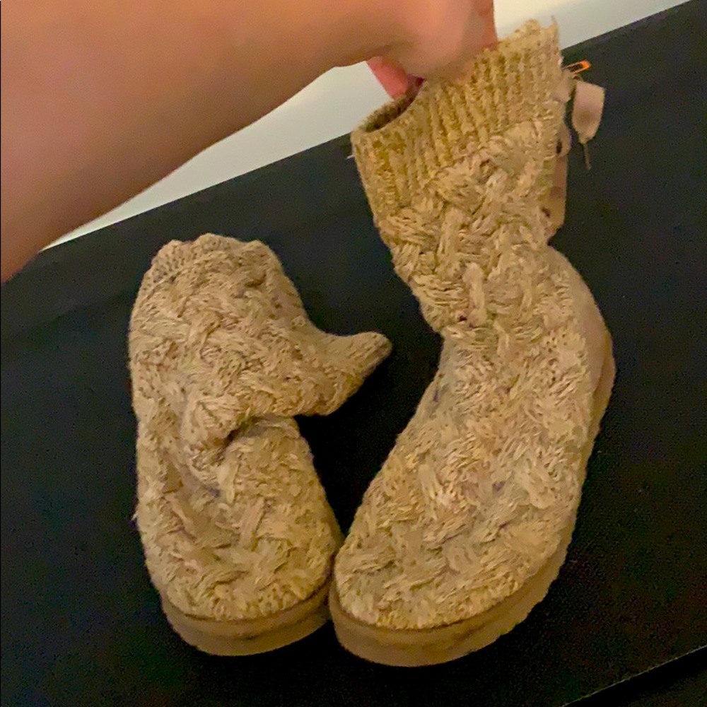 Ribbon-tied Crochet Uggs 8.5